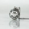 Elegante Chiama Angeli Angelo Della Vita in argento 925%, con un design raffinato e dettagli di cuori incastonati di zirconi, su una delicata catena lunga 100 cm.