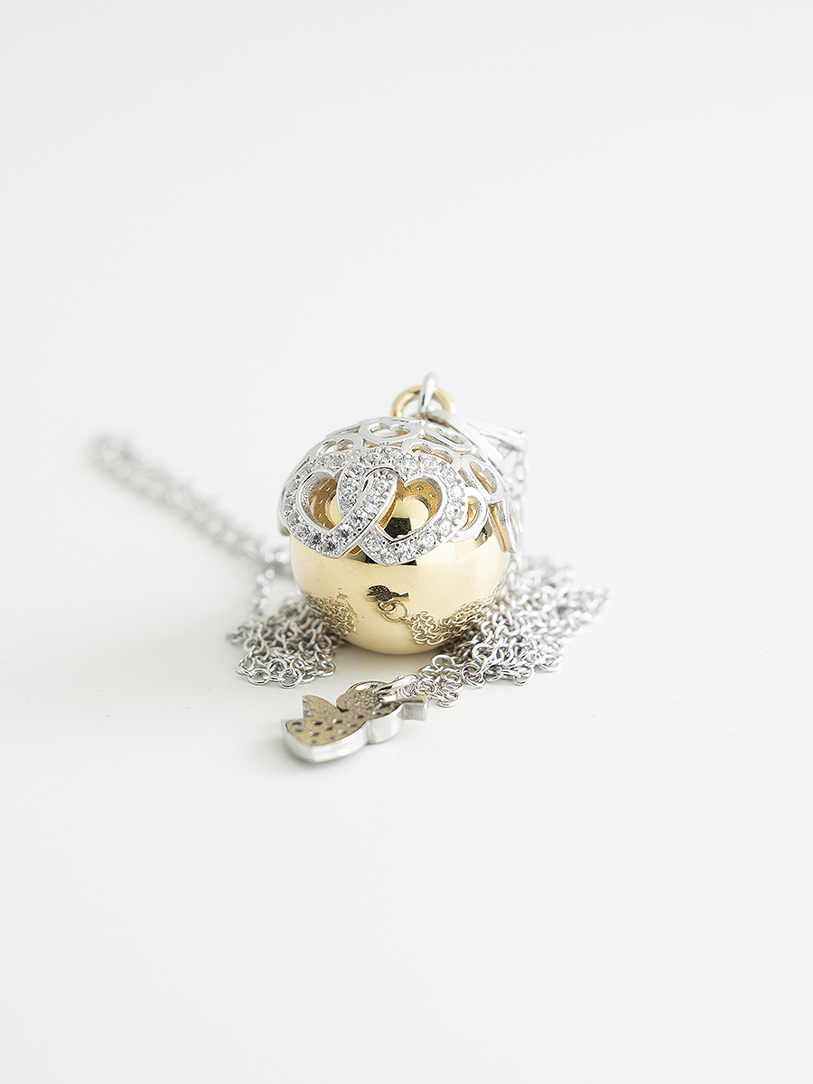 Chiama angeli dolce attesa in argento 925 con due cuori intrecciati e zirconi